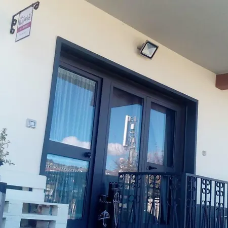 לינה וארוחת בוקר Casa Liola